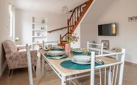 Traditional Suburbs Maisonette